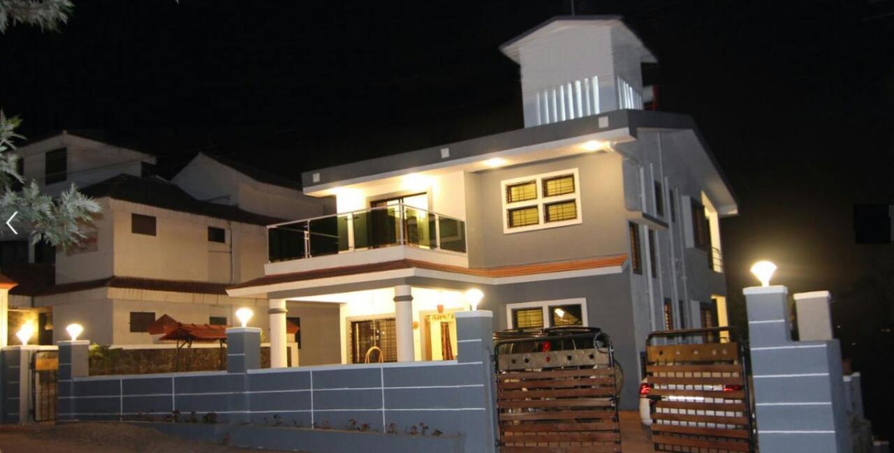 Inaya Bungalow Villa Panchgani Exteriör bild
