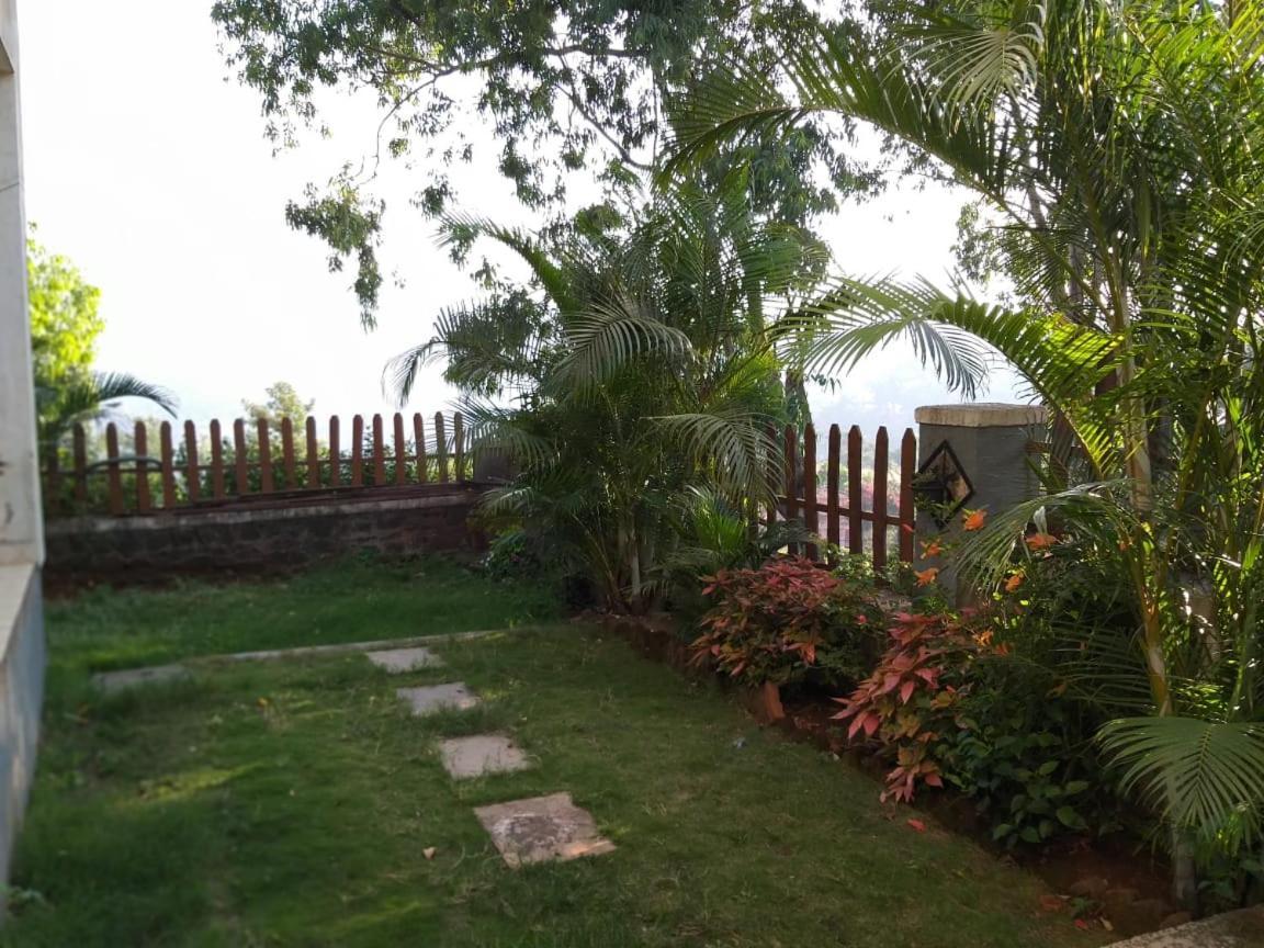 Inaya Bungalow Villa Panchgani Exteriör bild